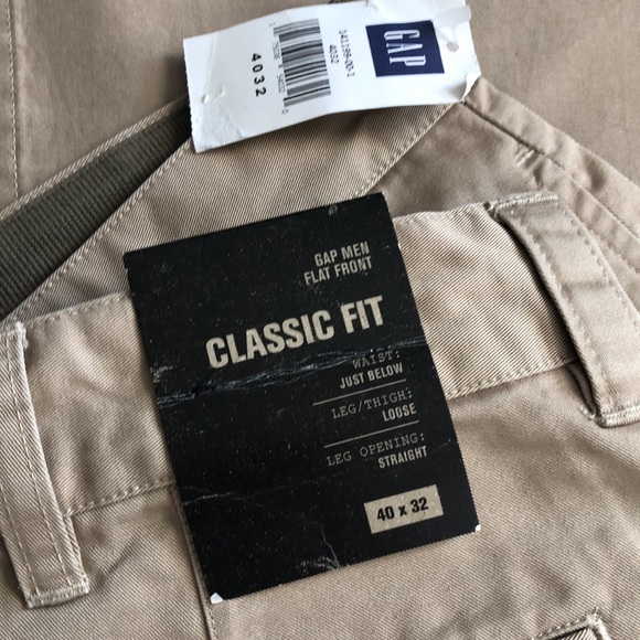 Gap Classic Fit Khakis - Picture 4 of 4